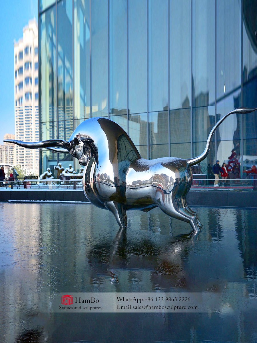 Real estate stainless steel cow mirror sculpture manufacturers